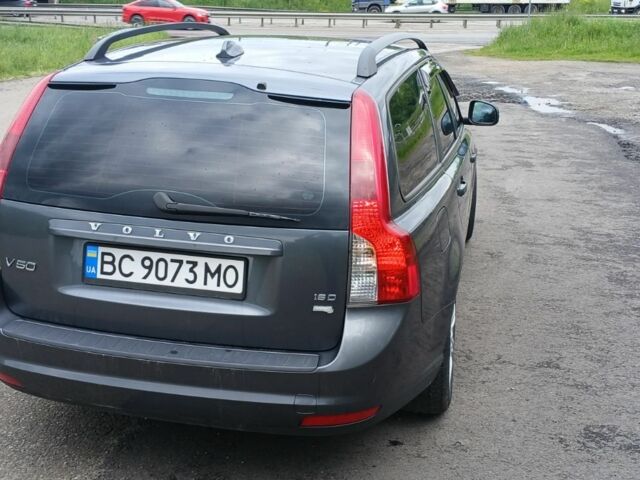 Серый Вольво В50, объемом двигателя 1.6 л и пробегом 192 тыс. км за 6800 $, фото 2 на Automoto.ua