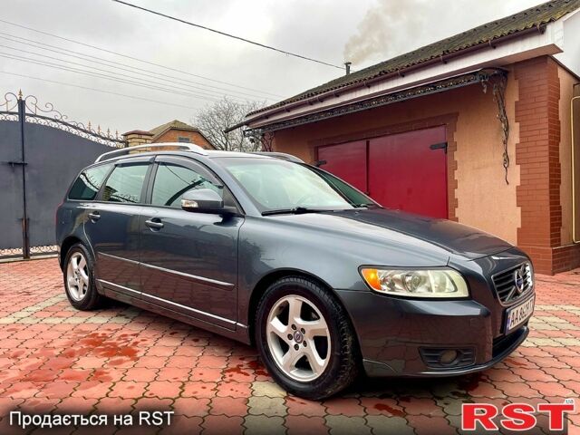 Серый Вольво В50, объемом двигателя 1.6 л и пробегом 219 тыс. км за 6650 $, фото 3 на Automoto.ua