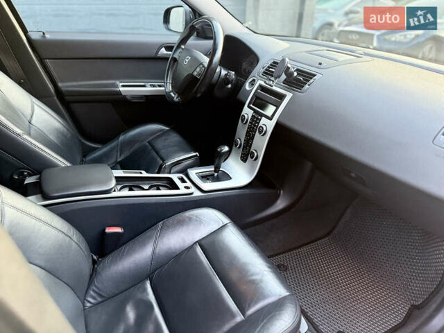 Сірий Вольво V50, об'ємом двигуна 2.4 л та пробігом 270 тис. км за 8300 $, фото 24 на Automoto.ua