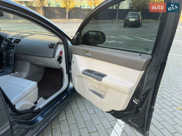 Вольво В50 2010 в Луцке на Automoto.ua Серый Вольво В50, объемом двигателя 1.6 л и пробегом 280 тыс. км за 8600 $, фото 25 на Automoto.ua