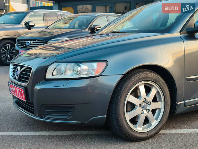 Сірий Вольво V50, об'ємом двигуна 1.6 л та пробігом 200 тис. км за 9200 $, фото 6 на Automoto.ua