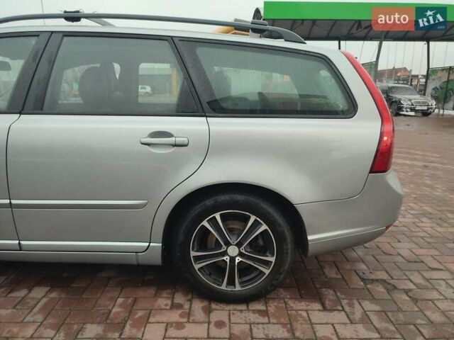 Сірий Вольво V50, об'ємом двигуна 1.6 л та пробігом 303 тис. км за 7399 $, фото 5 на Automoto.ua