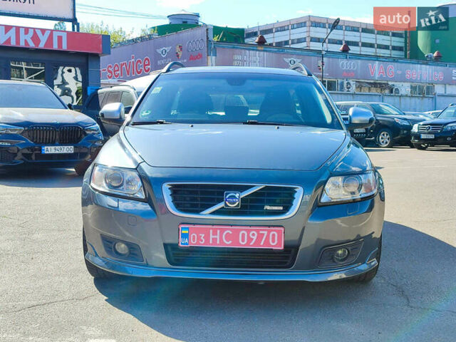 Серый Вольво В50, объемом двигателя 1.6 л и пробегом 193 тыс. км за 7999 $, фото 7 на Automoto.ua