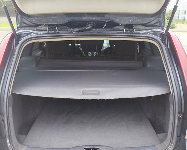 Серый Вольво В50, объемом двигателя 1.6 л и пробегом 247 тыс. км за 7800 $, фото 13 на Automoto.ua