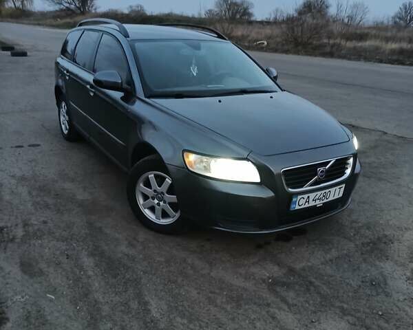 Серый Вольво В50, объемом двигателя 1.6 л и пробегом 305 тыс. км за 7150 $, фото 20 на Automoto.ua