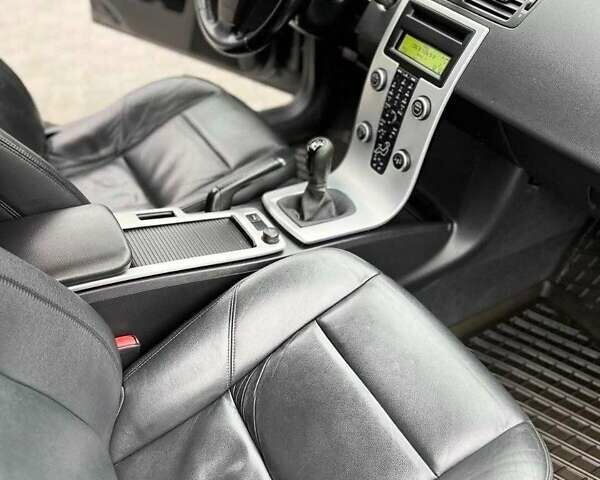 Серый Вольво В50, объемом двигателя 1.6 л и пробегом 270 тыс. км за 6800 $, фото 12 на Automoto.ua