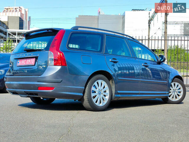 Серый Вольво В50, объемом двигателя 1.6 л и пробегом 193 тыс. км за 7999 $, фото 3 на Automoto.ua