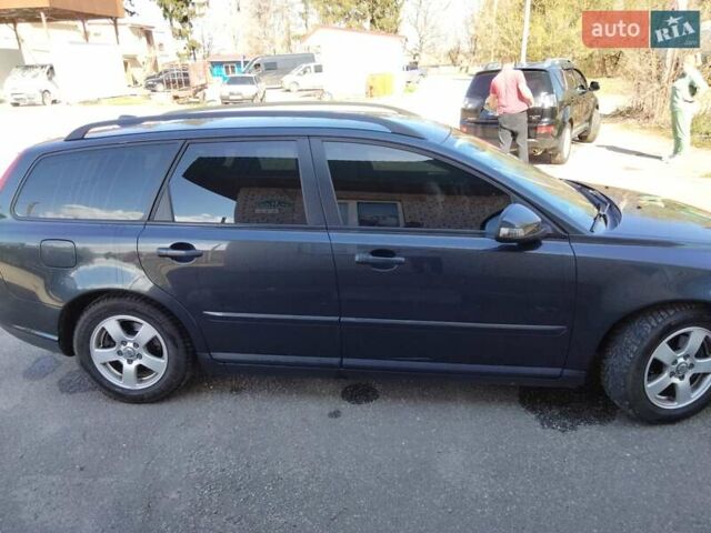 Серый Вольво В50, объемом двигателя 1.56 л и пробегом 280 тыс. км за 7800 $, фото 6 на Automoto.ua