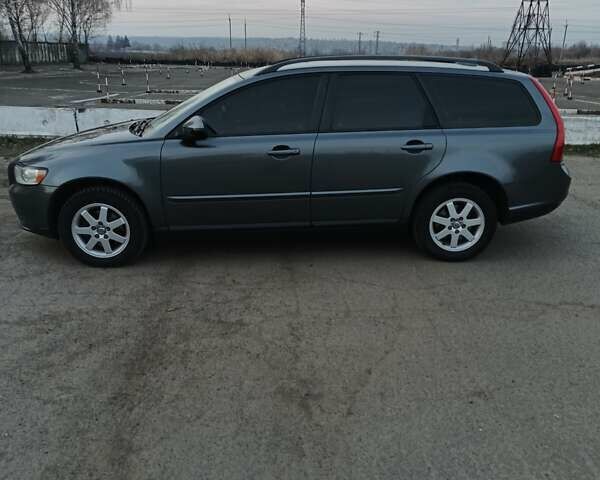 Серый Вольво В50, объемом двигателя 1.6 л и пробегом 305 тыс. км за 7150 $, фото 29 на Automoto.ua