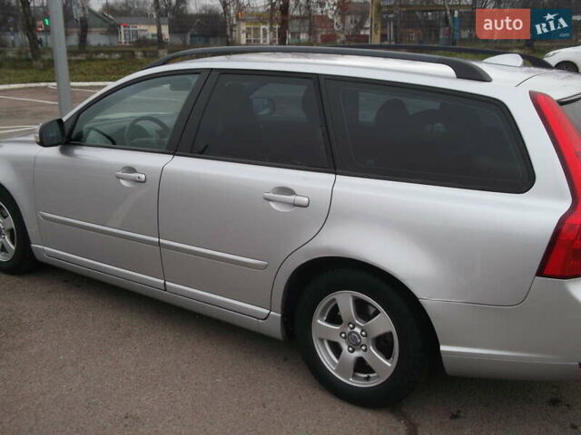 Серый Вольво В50, объемом двигателя 1.6 л и пробегом 206 тыс. км за 7450 $, фото 2 на Automoto.ua