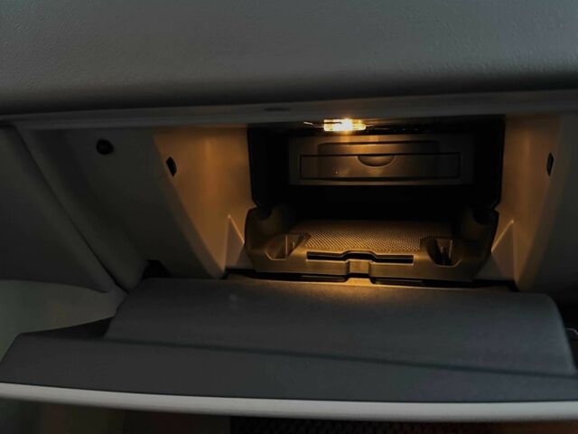 Вольво В50 2010 в Жовкве на Automoto.ua Серый Вольво В50, объемом двигателя 1.6 л и пробегом 242 тыс. км за 7500 $, фото 13 на Automoto.ua