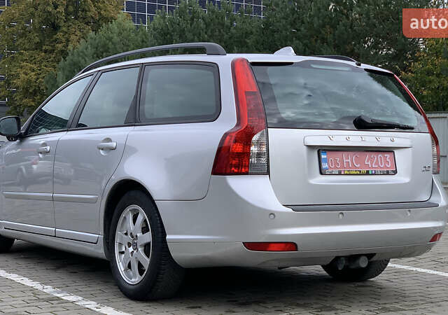 Серый Вольво В50, объемом двигателя 1.6 л и пробегом 263 тыс. км за 6900 $, фото 9 на Automoto.ua