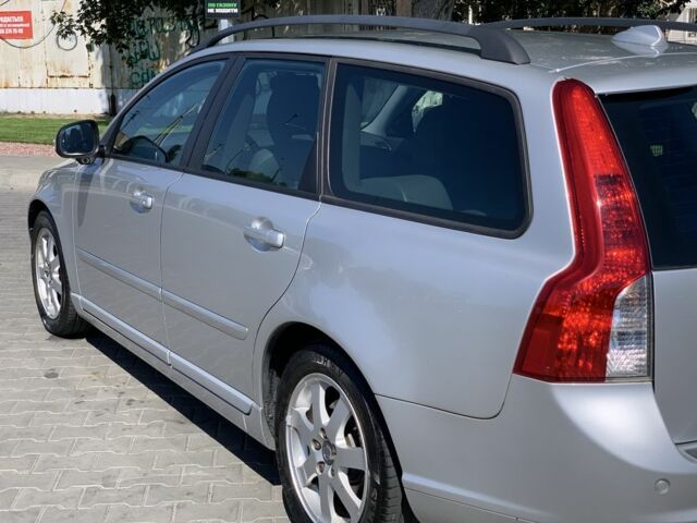 Сірий Вольво V50, об'ємом двигуна 1.6 л та пробігом 263 тис. км за 7500 $, фото 5 на Automoto.ua