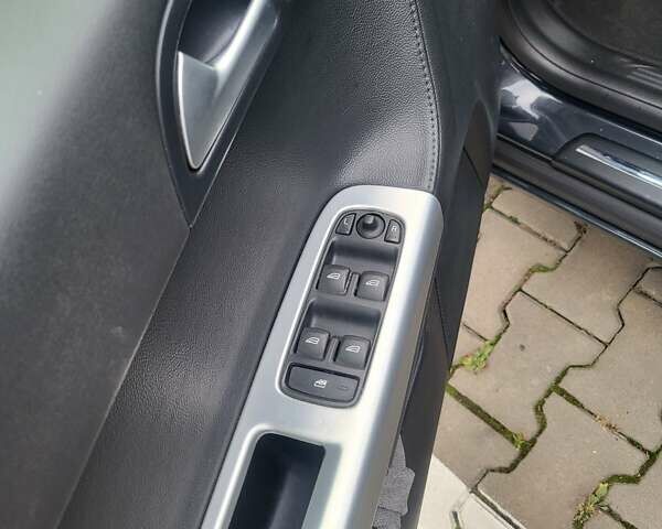 Серый Вольво В50, объемом двигателя 1.6 л и пробегом 221 тыс. км за 7300 $, фото 11 на Automoto.ua