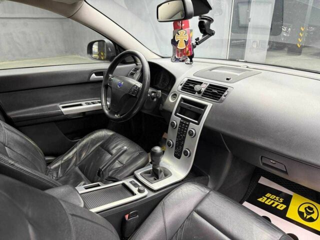 Серый Вольво В50, объемом двигателя 1.6 л и пробегом 252 тыс. км за 7200 $, фото 14 на Automoto.ua