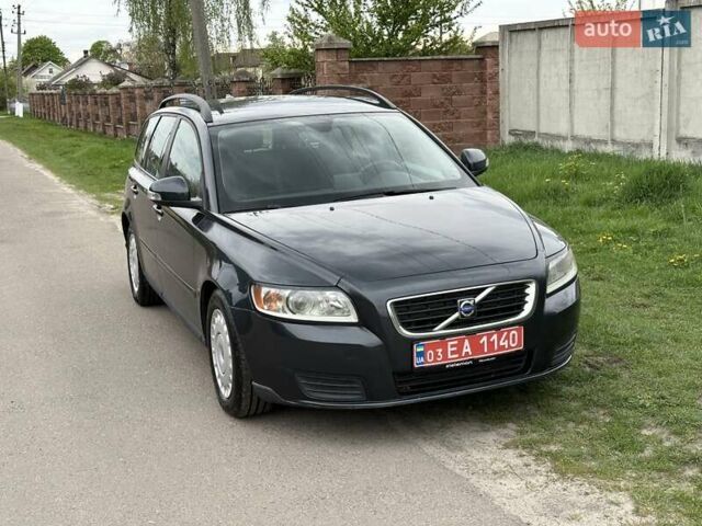 Сірий Вольво V50, об'ємом двигуна 1.6 л та пробігом 261 тис. км за 6600 $, фото 1 на Automoto.ua