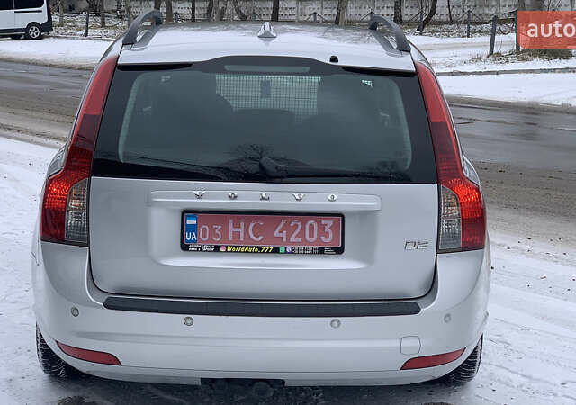 Серый Вольво В50, объемом двигателя 1.6 л и пробегом 268 тыс. км за 7100 $, фото 9 на Automoto.ua