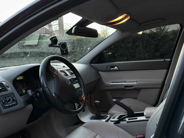 Вольво В50 2010 в Жовкве на Automoto.ua Серый Вольво В50, объемом двигателя 1.6 л и пробегом 242 тыс. км за 7500 $, фото 9 на Automoto.ua