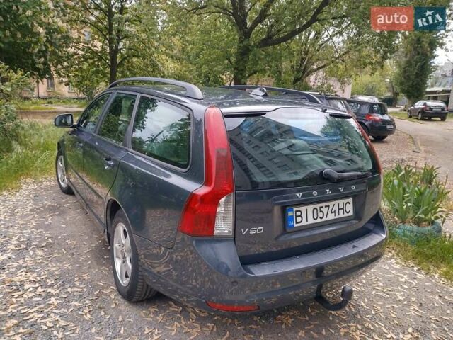 Серый Вольво В50, объемом двигателя 1.56 л и пробегом 250 тыс. км за 7000 $, фото 4 на Automoto.ua