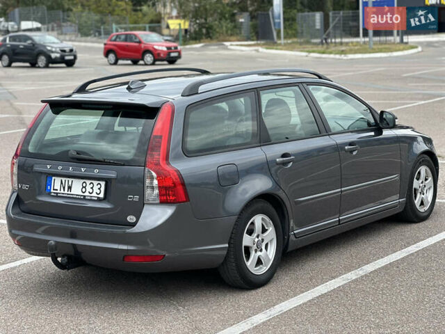 Сірий Вольво V50, об'ємом двигуна 1.6 л та пробігом 279 тис. км за 7250 $, фото 2 на Automoto.ua