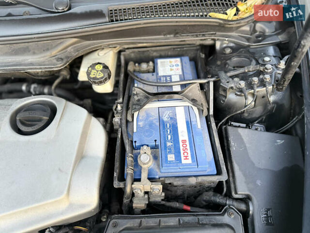 Сірий Вольво V50, об'ємом двигуна 2.4 л та пробігом 270 тис. км за 8300 $, фото 26 на Automoto.ua