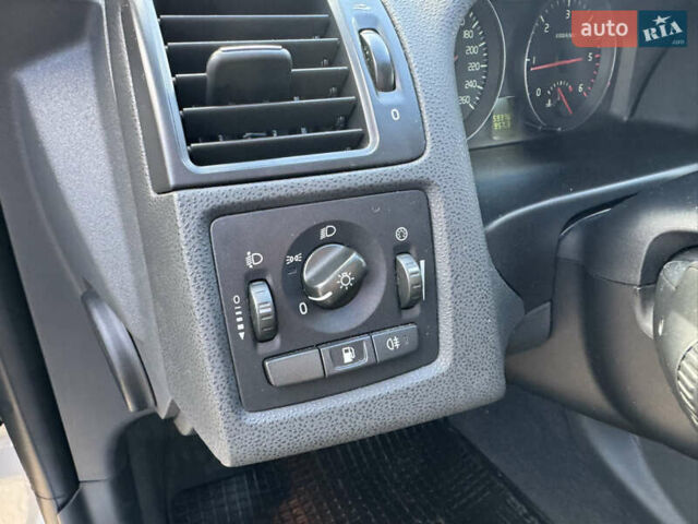 Серый Вольво В50, объемом двигателя 1.6 л и пробегом 259 тыс. км за 6850 $, фото 21 на Automoto.ua