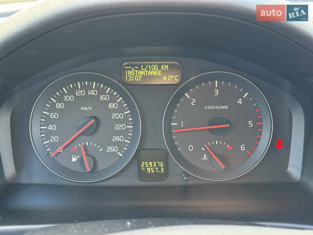 Серый Вольво В50, объемом двигателя 1.6 л и пробегом 259 тыс. км за 6850 $, фото 23 на Automoto.ua
