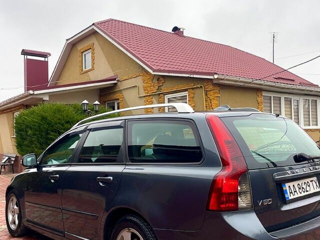 Серый Вольво В50, объемом двигателя 1.6 л и пробегом 219 тыс. км за 6650 $, фото 7 на Automoto.ua