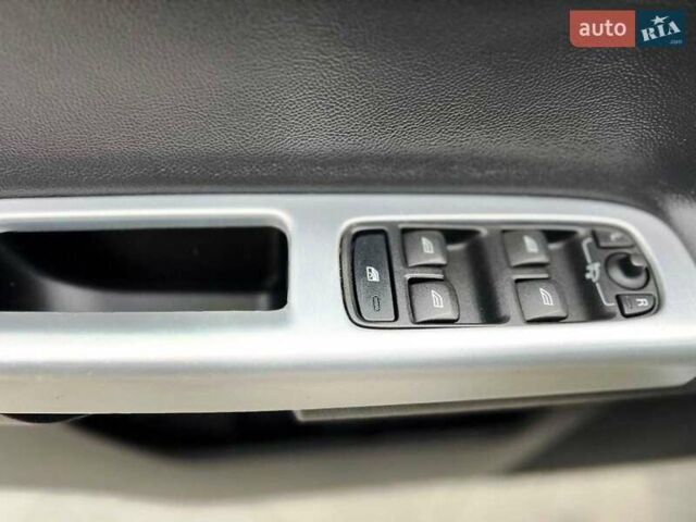 Серый Вольво В50, объемом двигателя 1.6 л и пробегом 270 тыс. км за 6800 $, фото 14 на Automoto.ua