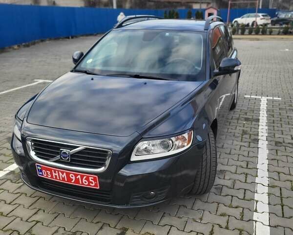 Серый Вольво В50, объемом двигателя 1.6 л и пробегом 221 тыс. км за 7300 $, фото 7 на Automoto.ua