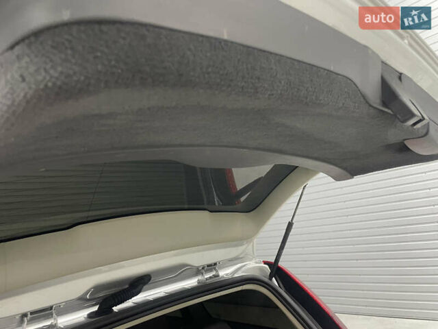 Вольво В50 2010 в Стрые на Automoto.ua Серый Вольво В50, объемом двигателя 1.6 л и пробегом 260 тыс. км за 6650 $, фото 30 на Automoto.ua