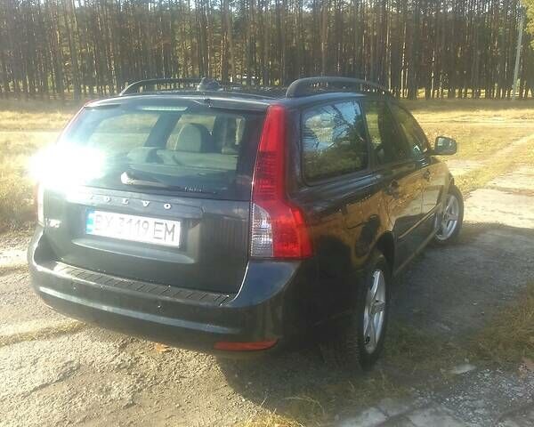 Серый Вольво В50, объемом двигателя 1.6 л и пробегом 295 тыс. км за 5800 $, фото 3 на Automoto.ua