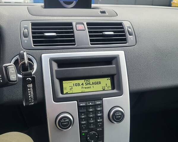 Серый Вольво В50, объемом двигателя 1.6 л и пробегом 221 тыс. км за 7300 $, фото 15 на Automoto.ua