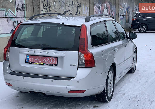 Серый Вольво В50, объемом двигателя 1.6 л и пробегом 268 тыс. км за 7100 $, фото 13 на Automoto.ua