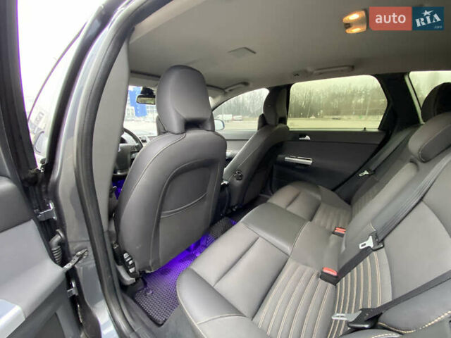 Вольво В50 2010 в Киеве на Automoto.ua Серый Вольво В50, объемом двигателя 1.56 л и пробегом 277 тыс. км за 9350 $, фото 13 на Automoto.ua