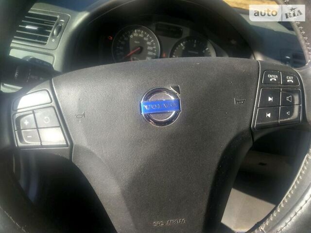 Серый Вольво В50, объемом двигателя 1.6 л и пробегом 295 тыс. км за 5800 $, фото 17 на Automoto.ua