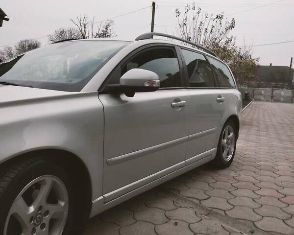 Серый Вольво В50, объемом двигателя 1.56 л и пробегом 279 тыс. км за 7200 $, фото 9 на Automoto.ua