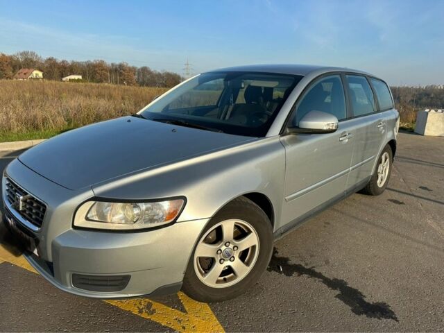 Серый Вольво В50, объемом двигателя 1.6 л и пробегом 214 тыс. км за 3484 $, фото 5 на Automoto.ua