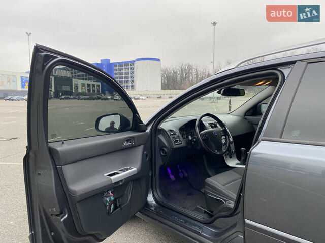 Вольво В50 2010 в Киеве на Automoto.ua Серый Вольво В50, объемом двигателя 1.56 л и пробегом 277 тыс. км за 9350 $, фото 10 на Automoto.ua