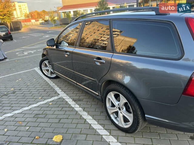 Вольво В50 2010 в Луцке на Automoto.ua Серый Вольво В50, объемом двигателя 1.6 л и пробегом 280 тыс. км за 8600 $, фото 10 на Automoto.ua