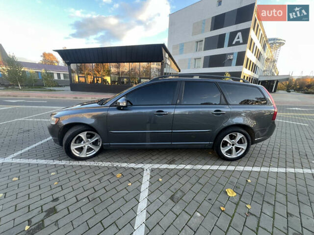 Вольво В50 2010 в Луцке на Automoto.ua Серый Вольво В50, объемом двигателя 1.6 л и пробегом 280 тыс. км за 8600 $, фото 11 на Automoto.ua