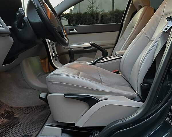 Вольво В50 2010 в Жовкве на Automoto.ua Серый Вольво В50, объемом двигателя 1.6 л и пробегом 242 тыс. км за 7500 $, фото 9 на Automoto.ua