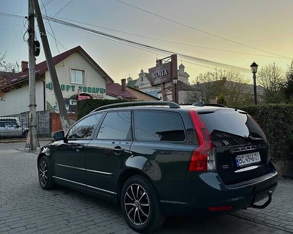 Вольво В50 2010 в Жовкве на Automoto.ua Серый Вольво В50, объемом двигателя 1.6 л и пробегом 242 тыс. км за 7500 $, фото 4 на Automoto.ua