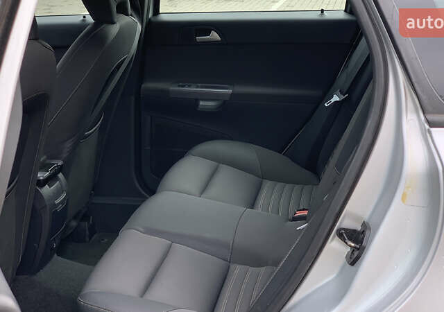 Вольво В50 2010 в Луцке на Automoto.ua Серый Вольво В50, объемом двигателя 1.6 л и пробегом 263 тыс. км за 7400 $, фото 15 на Automoto.ua