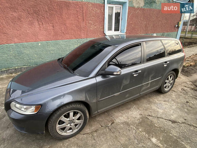 Сірий Вольво V50, об'ємом двигуна 1.6 л та пробігом 285 тис. км за 7400 $, фото 2 на Automoto.ua