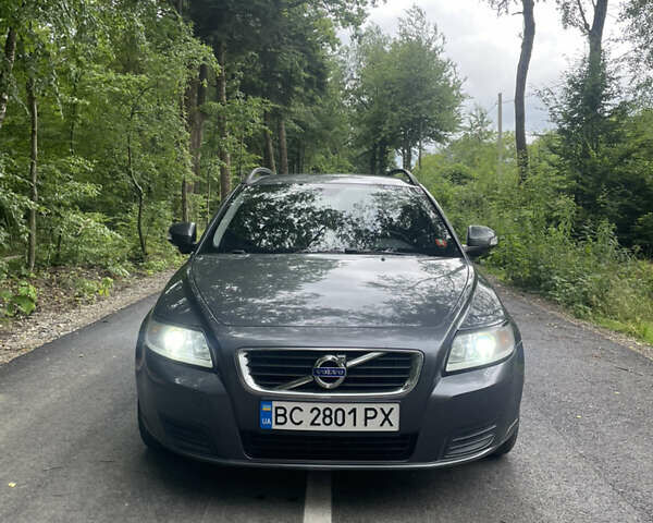 Серый Вольво В50, объемом двигателя 1.56 л и пробегом 250 тыс. км за 7999 $, фото 8 на Automoto.ua