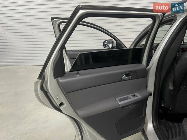 Вольво В50 2010 в Стрые на Automoto.ua Серый Вольво В50, объемом двигателя 1.6 л и пробегом 260 тыс. км за 6650 $, фото 34 на Automoto.ua