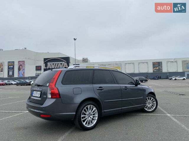 Вольво В50 2010 в Киеве на Automoto.ua Серый Вольво В50, объемом двигателя 1.56 л и пробегом 277 тыс. км за 9350 $, фото 6 на Automoto.ua