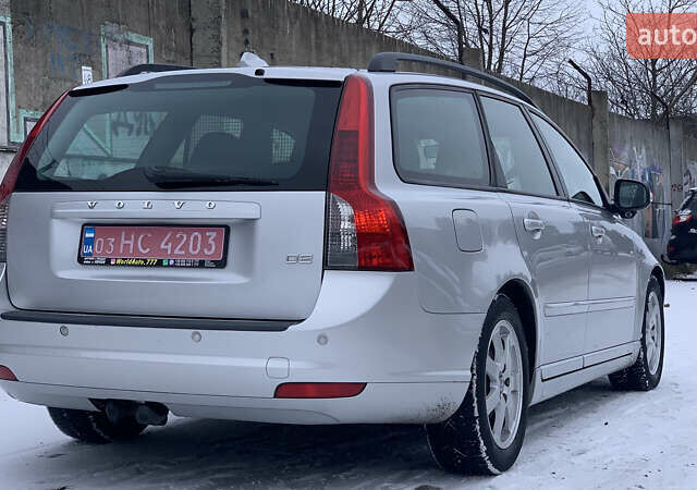 Серый Вольво В50, объемом двигателя 1.6 л и пробегом 268 тыс. км за 7100 $, фото 12 на Automoto.ua