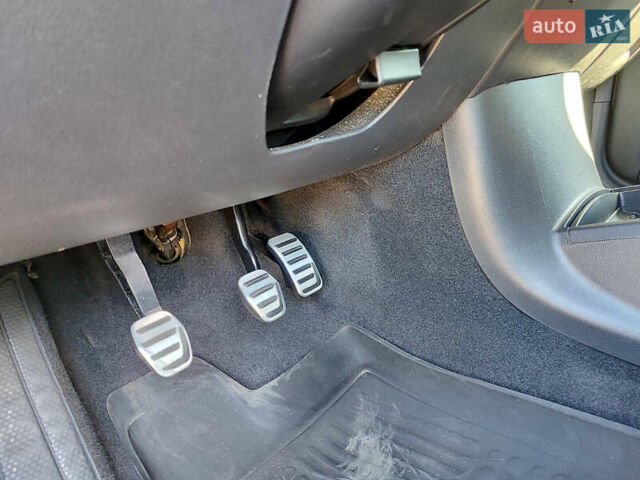 Серый Вольво В50, объемом двигателя 1.6 л и пробегом 193 тыс. км за 7999 $, фото 40 на Automoto.ua